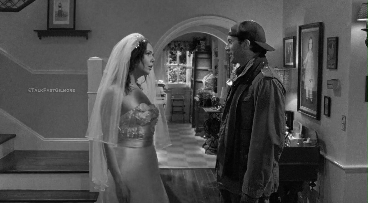 TalkFastGilmore's tweet photo. We waited forever for this. It finally happened ❤️ #GilmoreGirls https://t.co/xbiLMOFWo8