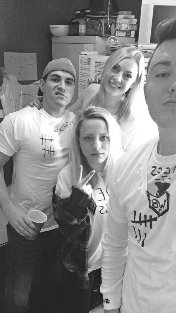 zachkapitan's tweet photo. WB '17 🍺 
@chels_slehc @NadinePanella https://t.co/NqGQLC3hY7