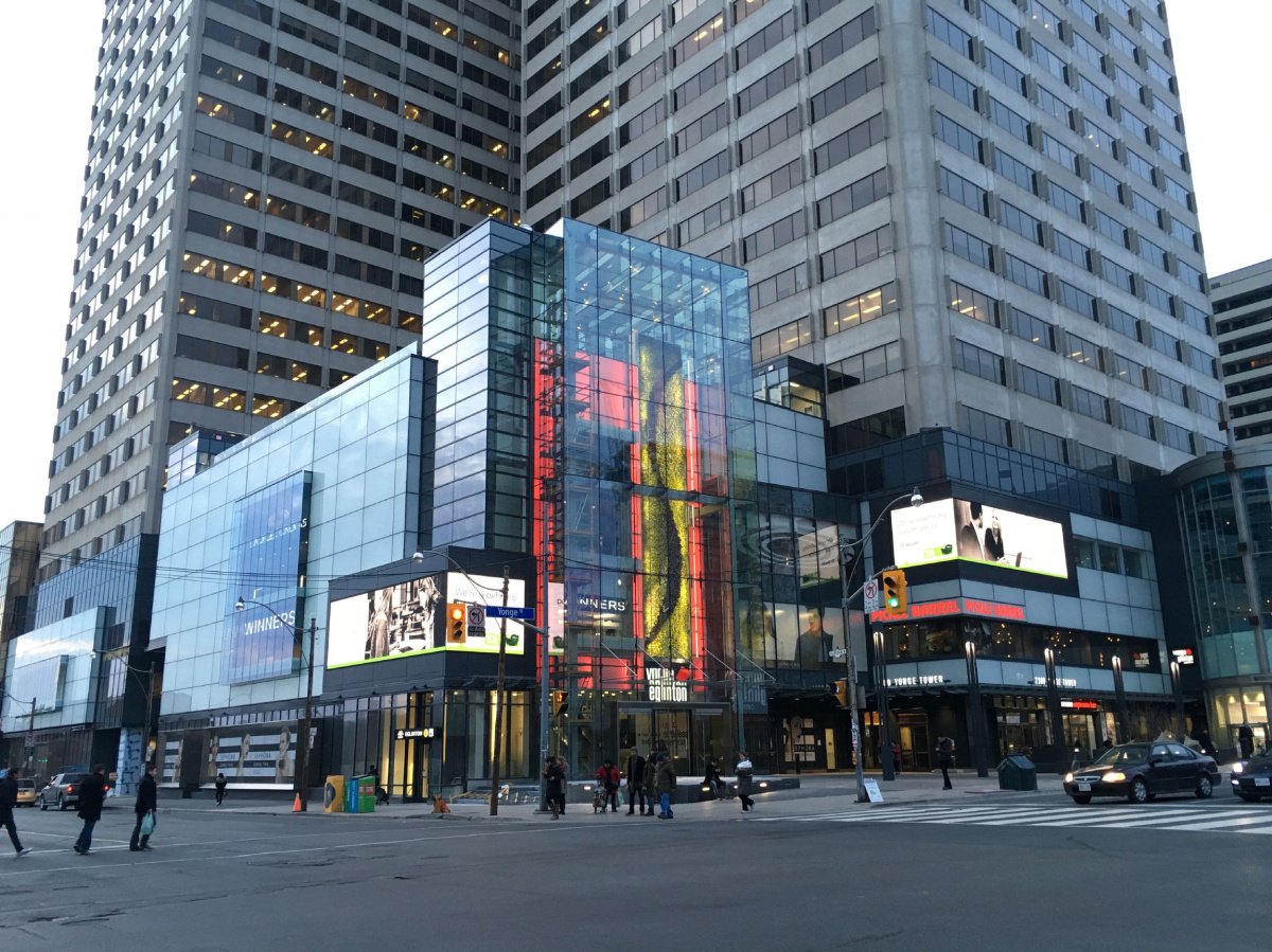 #Fact: Yonge &amp; Eglinton has a 96% walkscore. #YongeandEg #Toronto