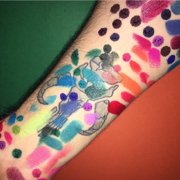 dom_mua's tweet photo. This is what happens when I decide to get all my #NEW #MAC #Samples out ππππβ€οΈ #ColourRocker #InExtremeDimension https://t.co/XNfMgFgvNY