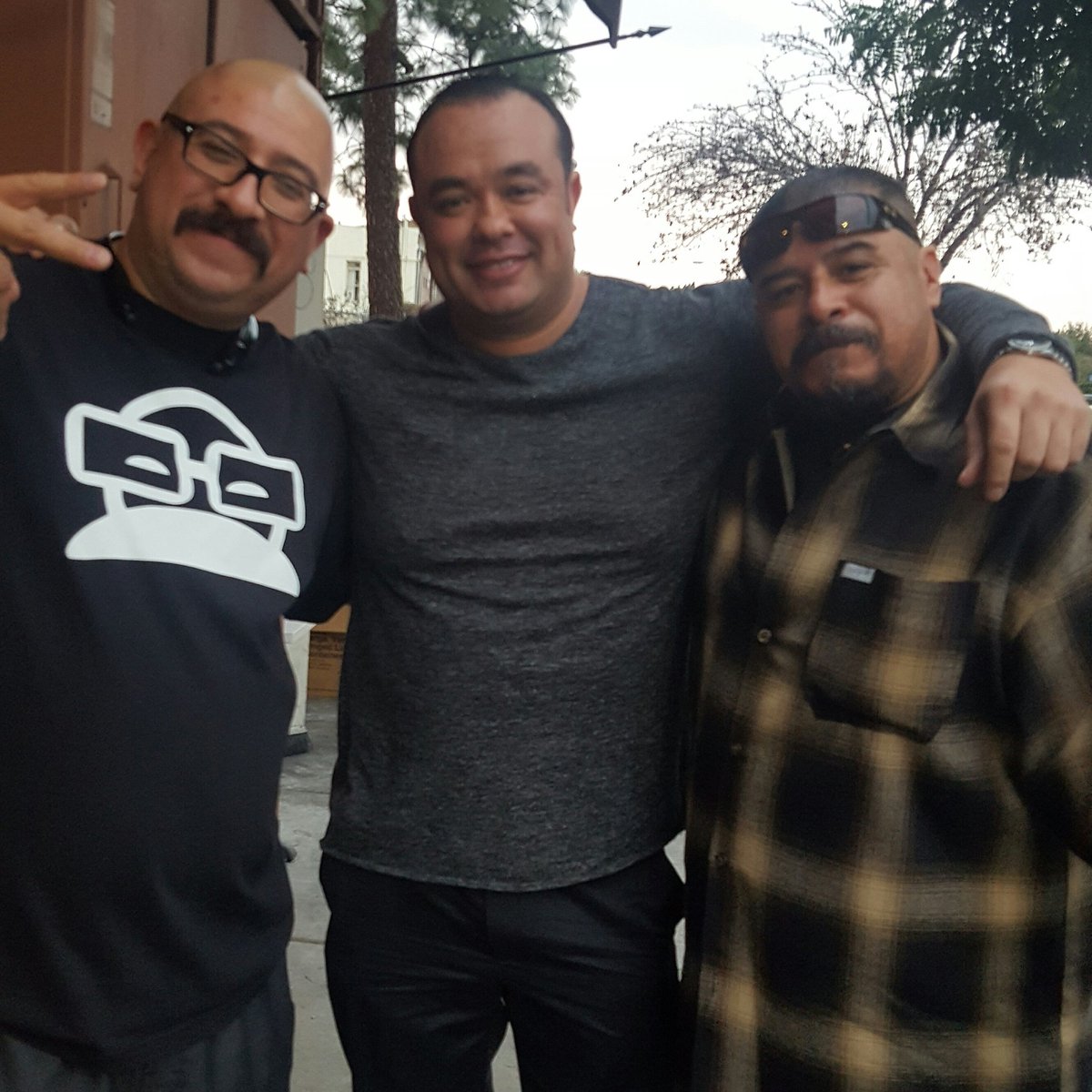freddyijr1969's tweet photo. Out supporting Bobby A Dee on his grand opening for Big D's Burgers Pomona ca. Yesterday. @BigDsBurgers #djcazel @freddyijr1969 https://t.co/PMKsYm8fsI