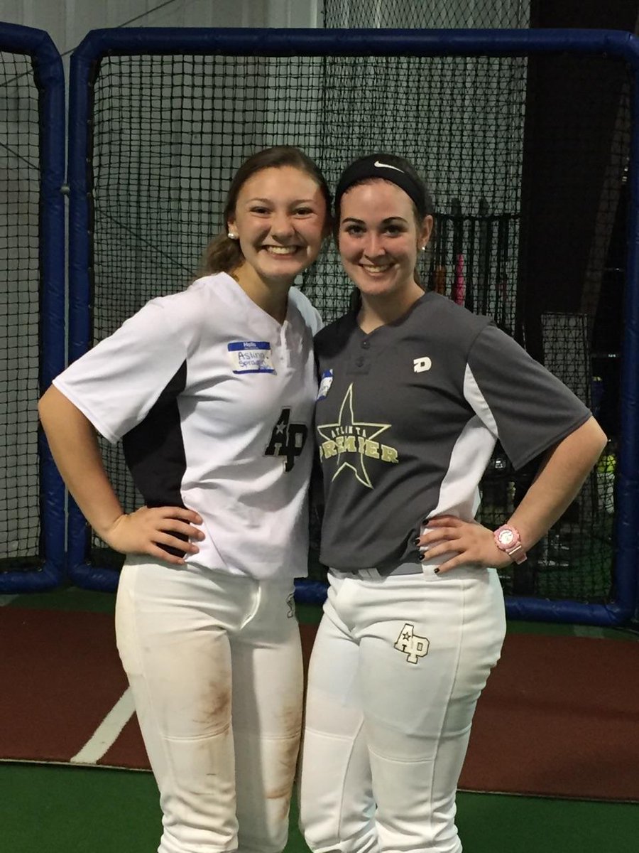 grichardson2002's tweet photo. Great day @GSU_Softball camp! Excited for my teammate,Aslinn's future at GSU wCoach Roger! Great program! #APProud #softball @GeorgiaStateU https://t.co/vaIQHch3oa