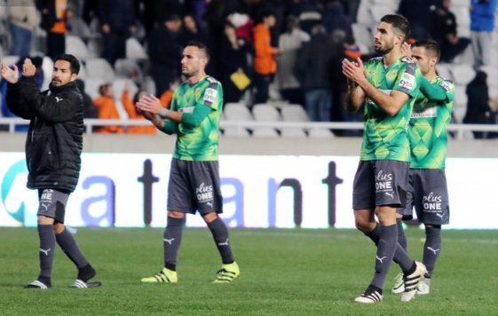 Imágenes del partido contra el APOEL. 

APOEL 1-1 AEK Larnaca
(75' Soteriou - 36' Taulemesse)

#VamosAcorán 
(12/12)