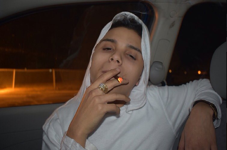 Lilozduece's tweet photo. Get Off My Dick, Little Bitch Yea I'm The Shit #2oz17 https://t.co/USgAzgmkEp