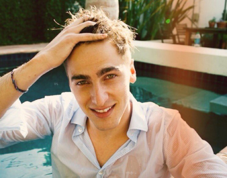 EXCLUSIVO! Kendall (<a href="/HeffronDrive/">Kendall Schmidt</a>) conta os planos da Heffron Drive, vinda ao Brasil e o que ainda sente pelo BTR! caixapop.com/2017/02/caixae…