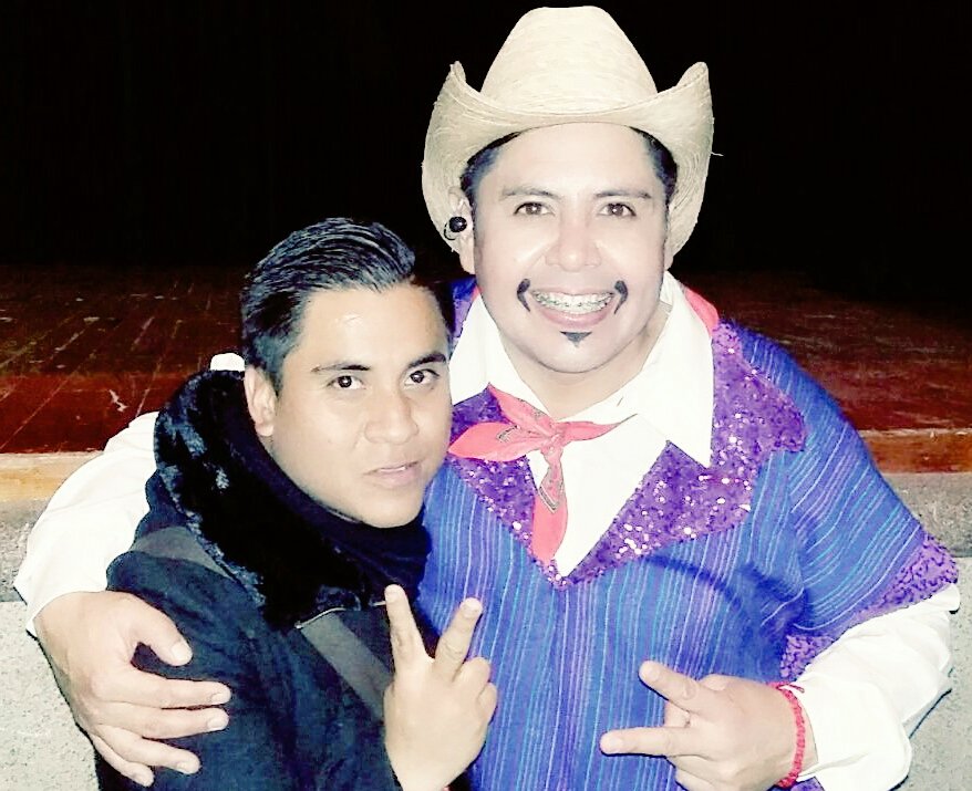 CharlySodi's tweet photo. Aqui con mi excelentazo amigo #ElIndioBrayan @CharlySodi Dios te bendiga hoy siempre un Gustazo saludarte. #Hugoalcantara aqui andamos.🙋👍🙌 https://t.co/il0kyf1APe