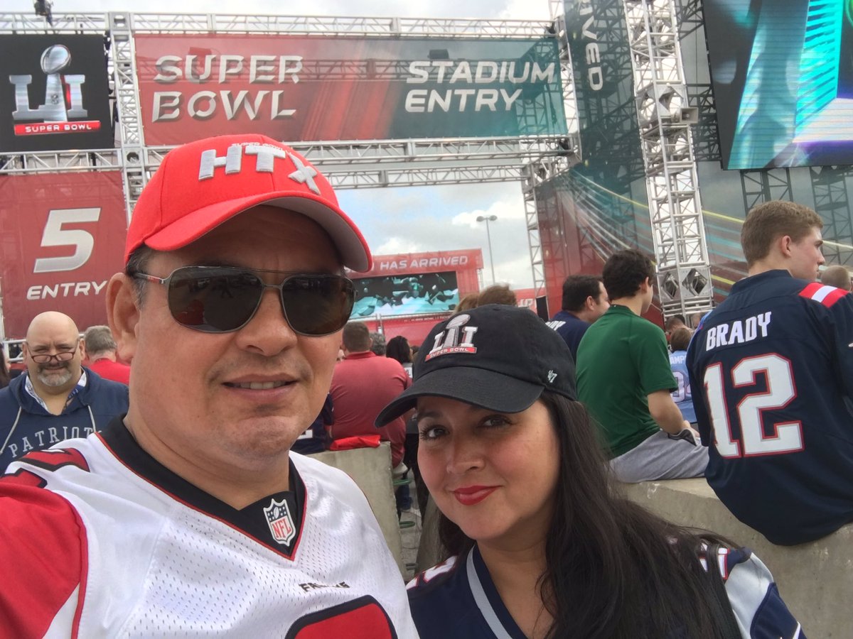 LineyCornejo's tweet photo. #SuperBowl2017 #Superbowl #houston https://t.co/NwGVmBHw61