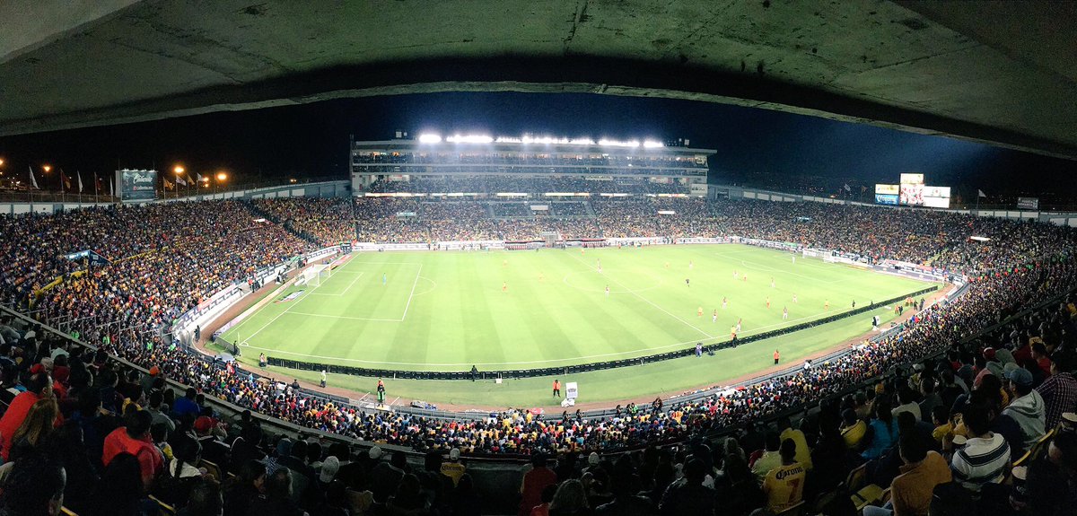 33 mil personas en la victoria del América en el Estadio Morelos.  Lleno a tope.