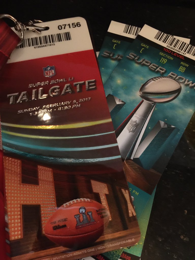 davidniu7's tweet photo. Ok Houston. Let's do this! #SB51 #attack @ArenaFLChina https://t.co/DEPMYbLuCz