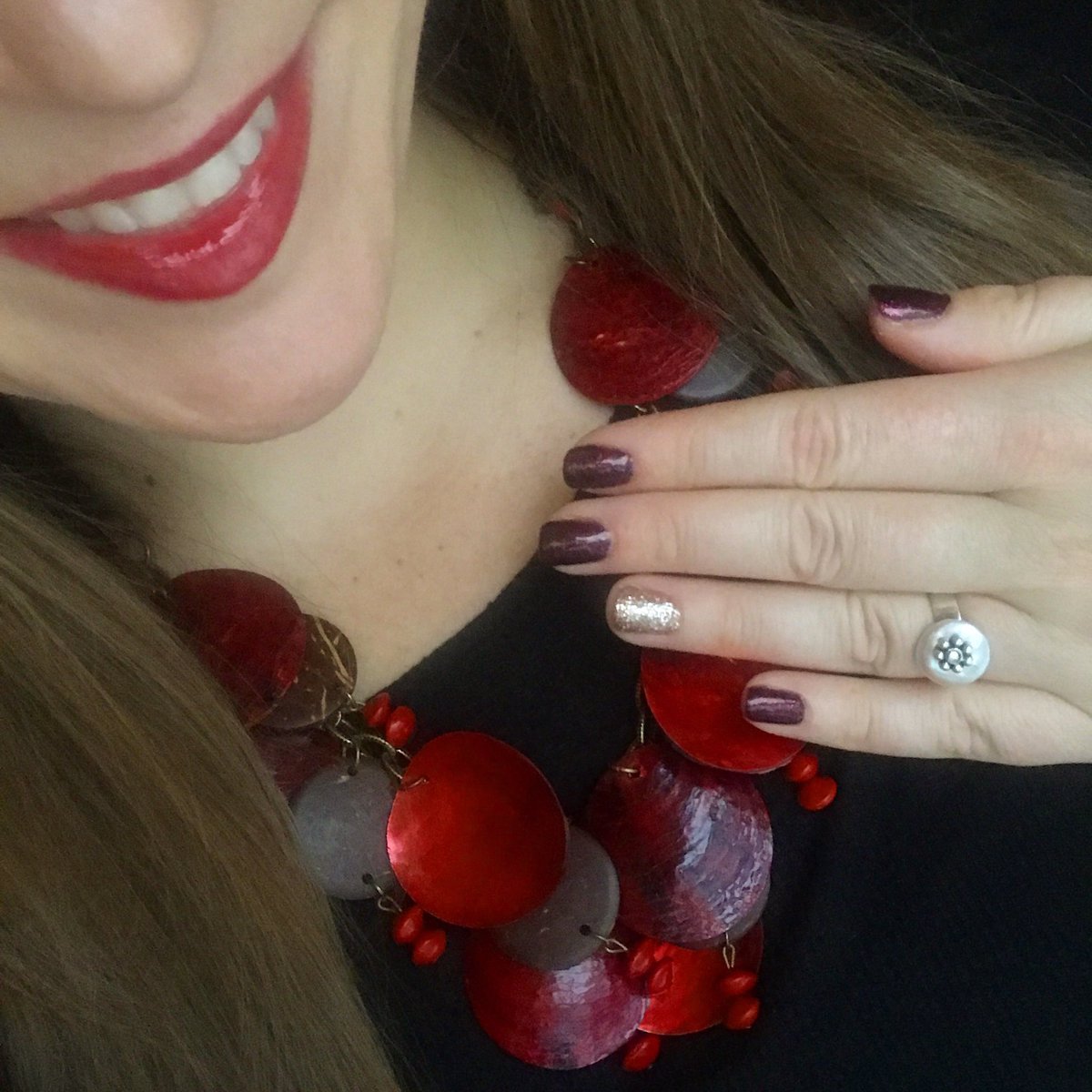 ableacherJN's tweet photo. #SuperBowl Ready!🏈 #ableacherJN #BordeauxJN #PartyDressJN #Jamberry #ArnaoDesigns #LuLaRoeIrma #SupportSmallBusiness https://t.co/4jcpEJE0kF