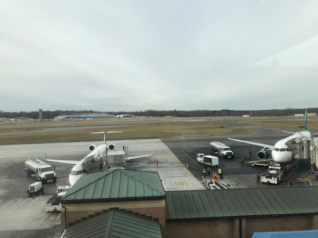 JMW_Hospitality's tweet photo. FieldTrip to Westchester Airport - learned so much! Airport operations, safety, security, customer service (thank you AnnMarie from JetBlue) https://t.co/d5DxKJNNxs