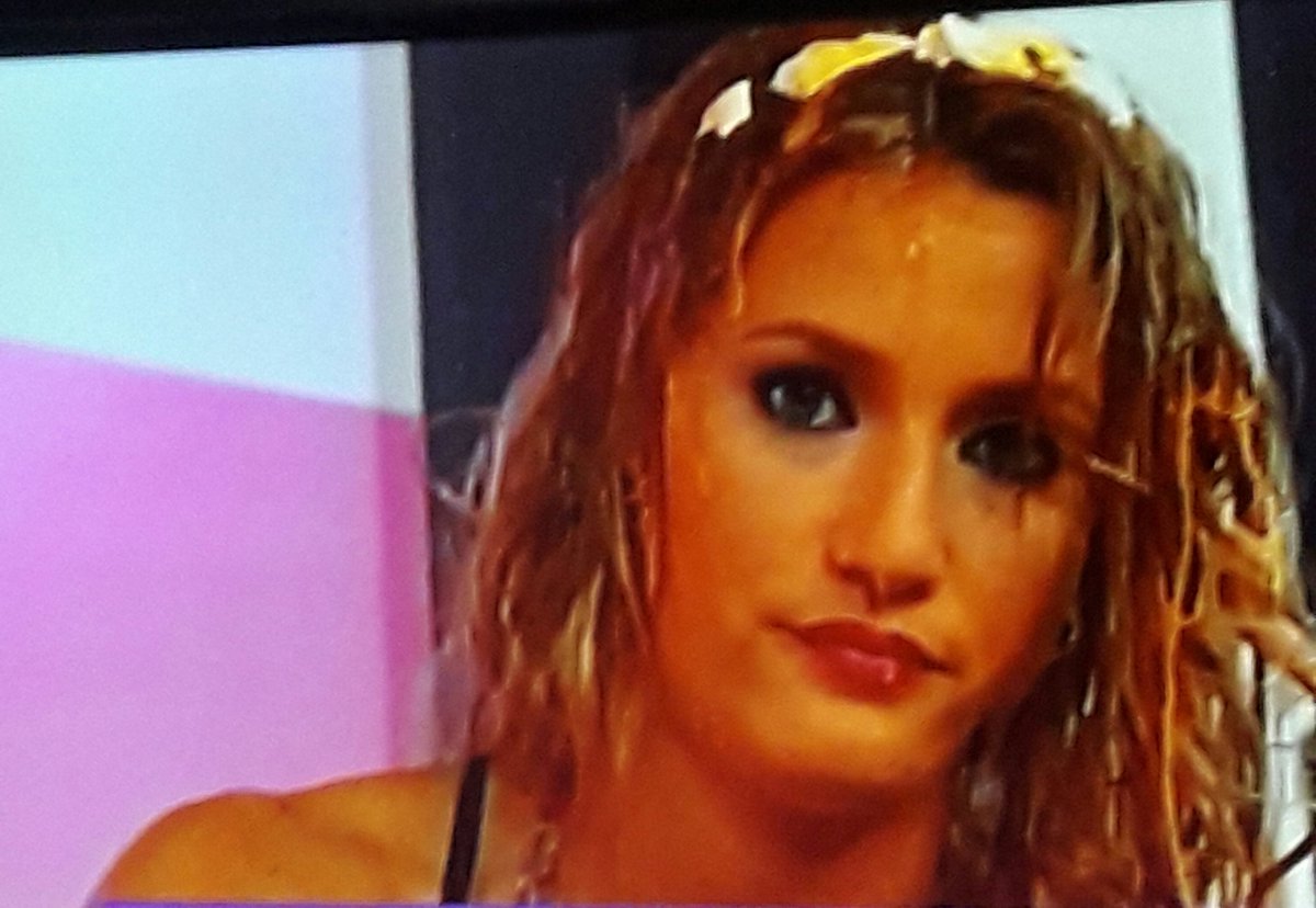 LinquimanSolci's tweet photo. @combatearg Mica estas enojada? jajajajaja #MemesCombate #combateresponde pobre mica ๐โค https://t.co/FfctYR0tAp
