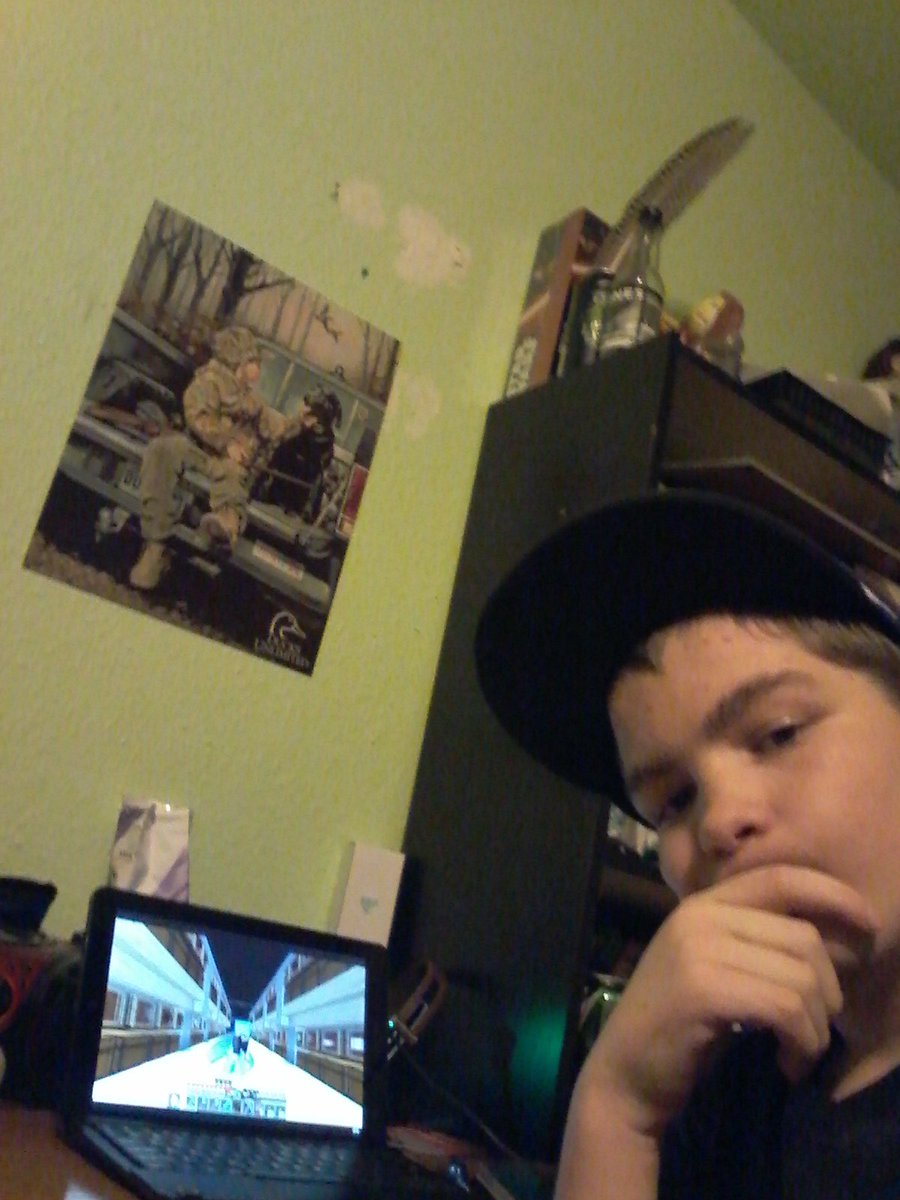 droid_attack's tweet image. Watching @ThatMumboJumbo New Video!