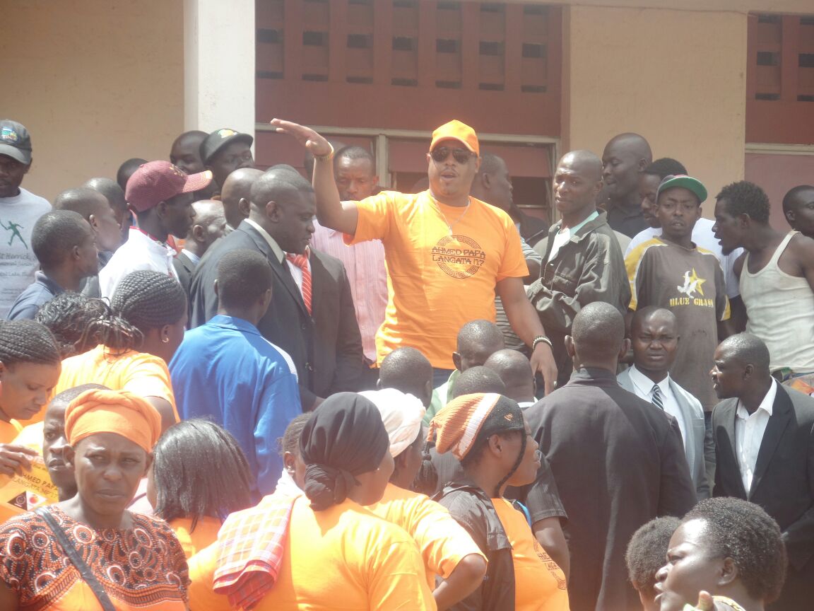Langata001's tweet photo. We came out in numbers, to call for people to register as voters. #MbelePamoja, #AhmedPapaForLangata, #Papa2017 https://t.co/HagnuwBdqc