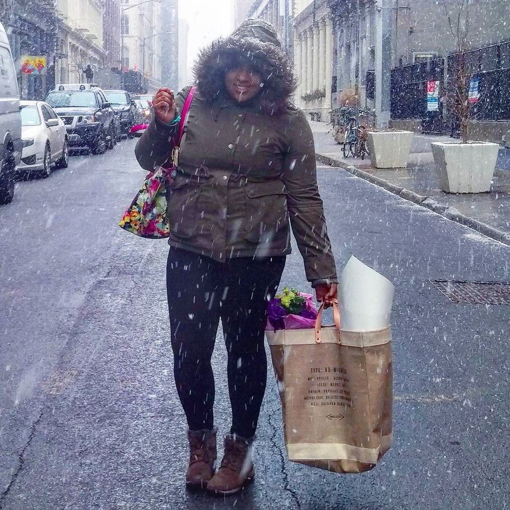 ItsShirleyEliza's tweet photo. #Latergram #SnowDay2017
#LiveCleanBaby #FloralArrangements #NYCLiving #NYC #NYCStreets #N… https://t.co/7HO76YU6Ul https://t.co/mwkaj07AuG