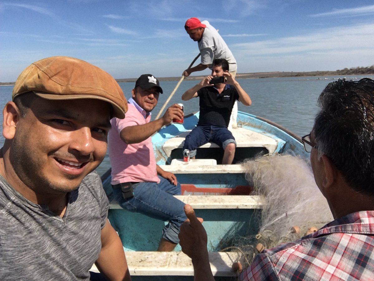 abrahamibarra33's tweet photo. Recorriendo la Bahía de #Jitzamuri y probando unos pescados ahumados #GranFamilia y #Amigos en una hermosa tarde de #TrakaAventuras2017 https://t.co/ruzOpk8h4Q
