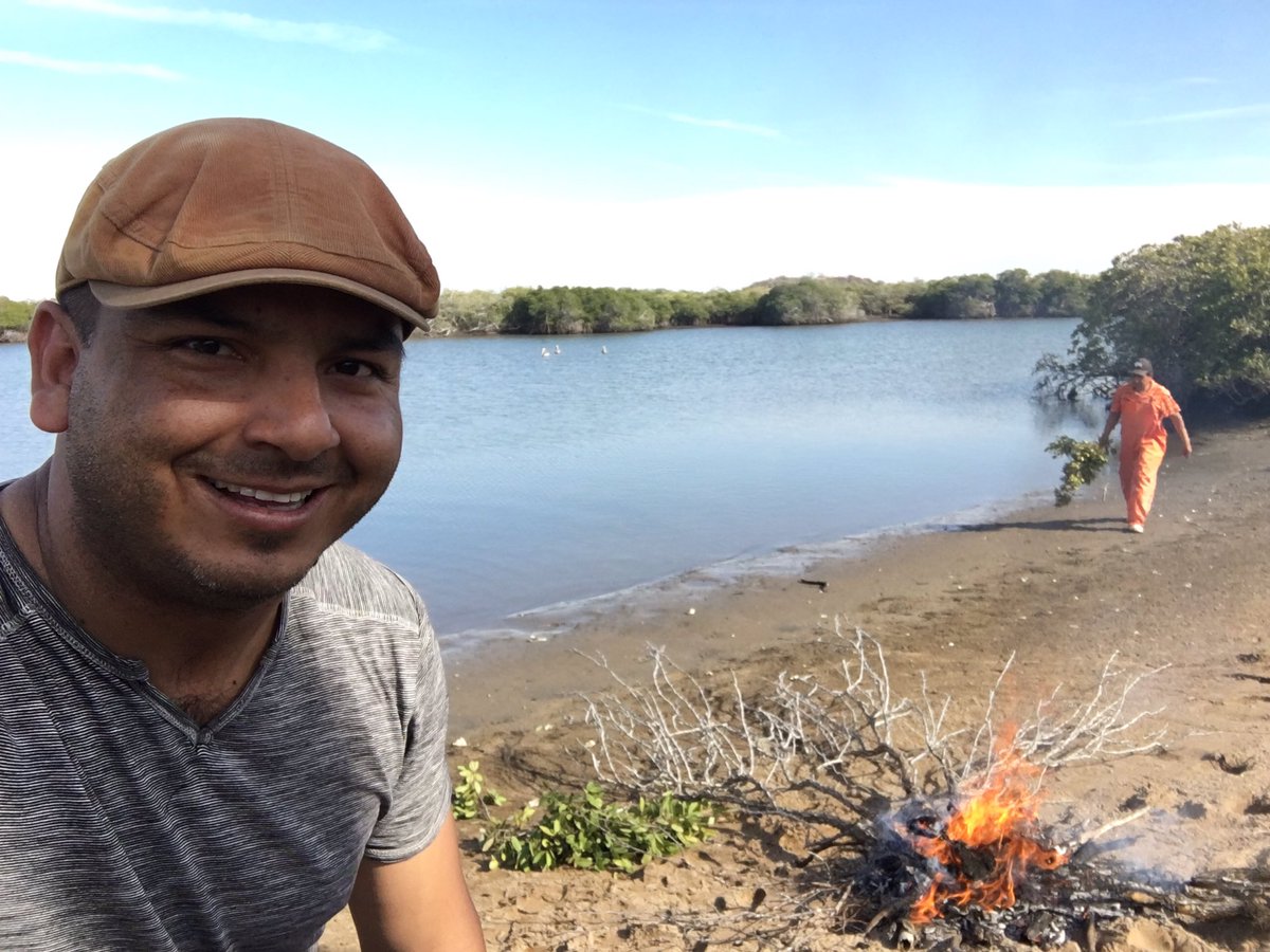 abrahamibarra33's tweet photo. Recorriendo la Bahía de #Jitzamuri y probando unos pescados ahumados #GranFamilia y #Amigos en una hermosa tarde de #TrakaAventuras2017 https://t.co/ruzOpk8h4Q