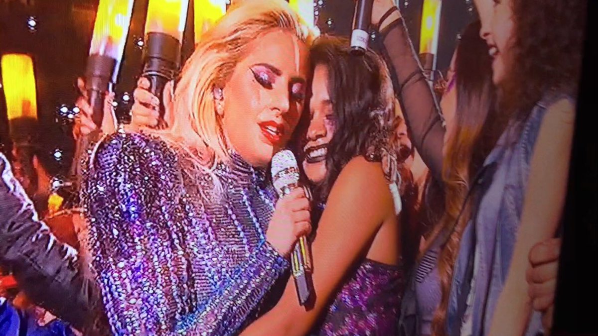 alohajoaquin's tweet photo. #Overtime #Gaga @ladygaga #LadyGaga @alohajoaquin #patriots #joanne #SuperBowl #KittyGaga #sinclairjoaquin @MTVNews https://t.co/xe7Dxf0GbX