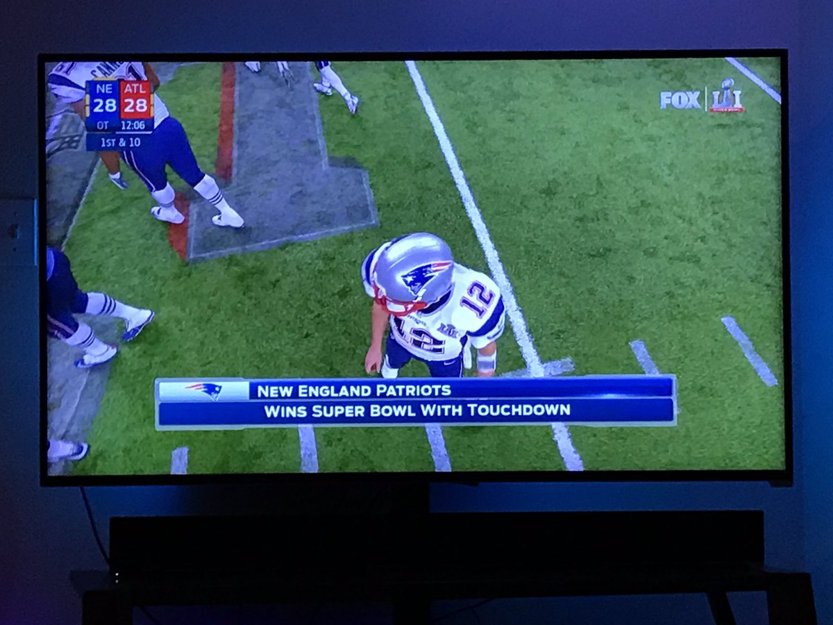 katcoker's tweet photo. #FOX #FUP?  Patriots win popped up on our screen a full minute before the TD https://t.co/Te14mopRcz