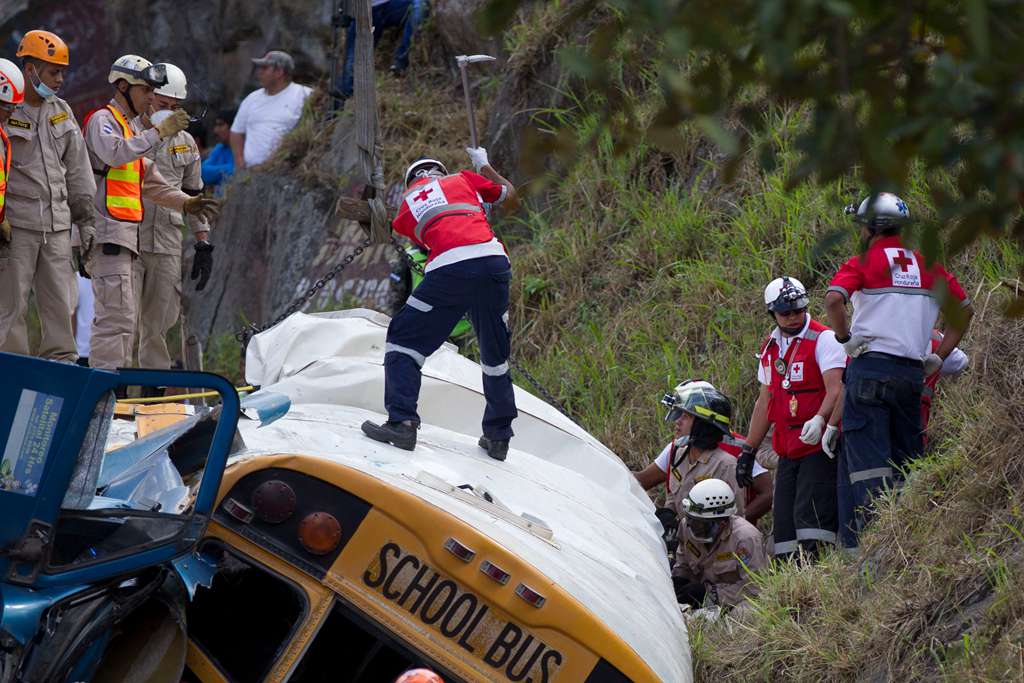 XHNews's tweet photo. 17 killed, 35 injured in #Honduras highway collision https://t.co/bMbFHxngN5 https://t.co/1FolmXlSKH