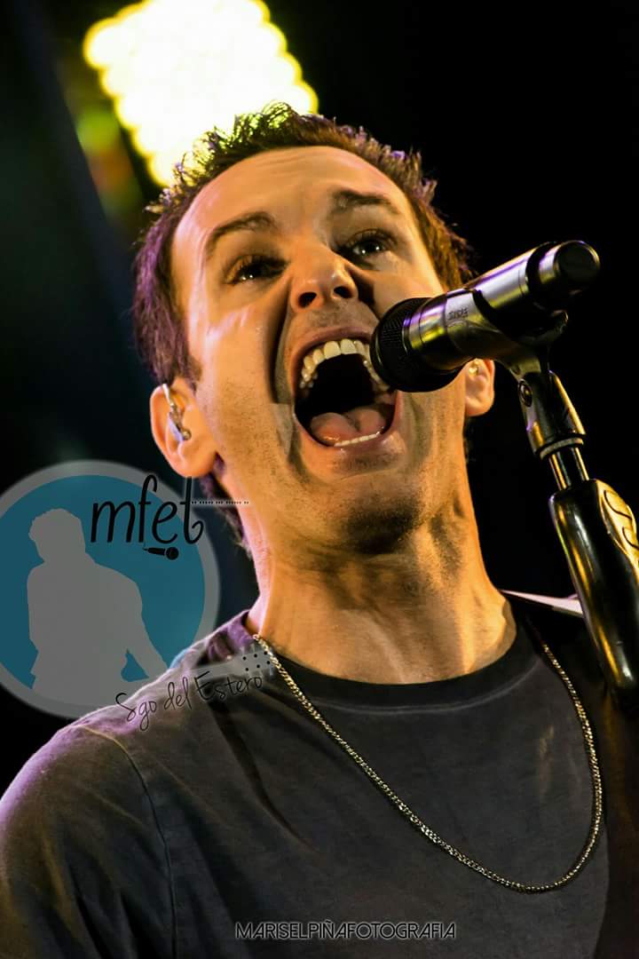AxelFansSDE's tweet photo. Les dejamos unas fotos de una noche inolvidable junto a @AxelOficial  ☄ #AxelEnSantaMaria https://t.co/ixfv0PeSJ4