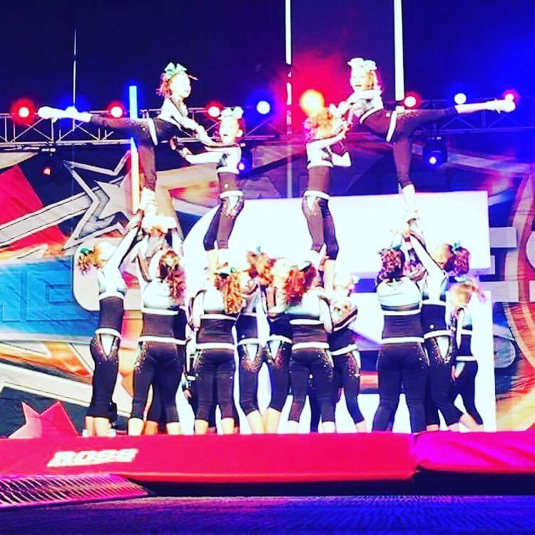 xcacheer's tweet photo. Cuties!!! J3 Young &amp; Reckless! https://t.co/yVIOba9Ynu