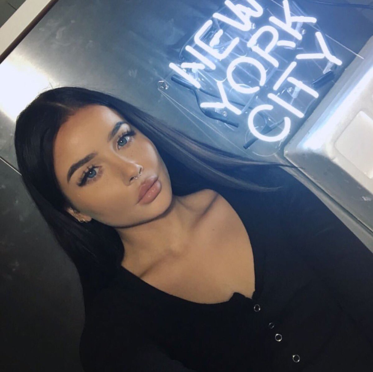 LOADCD's tweet image. Hiii! I'm Lani.
New to FL/RP.
It would mean a lot if you liked/retweeted for the new girl. :))