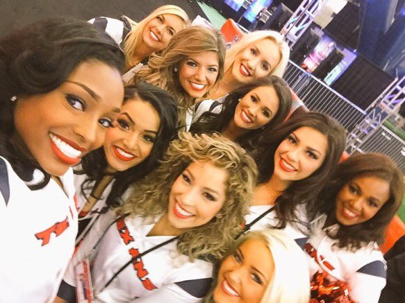 JorgeLedesma1's tweet photo. The #CheerleadersSB51 winners for me are @TexansCheer and the #MVCh my favorite @HTC_NatalieY #SB51 https://t.co/Qnhf1sBbhB