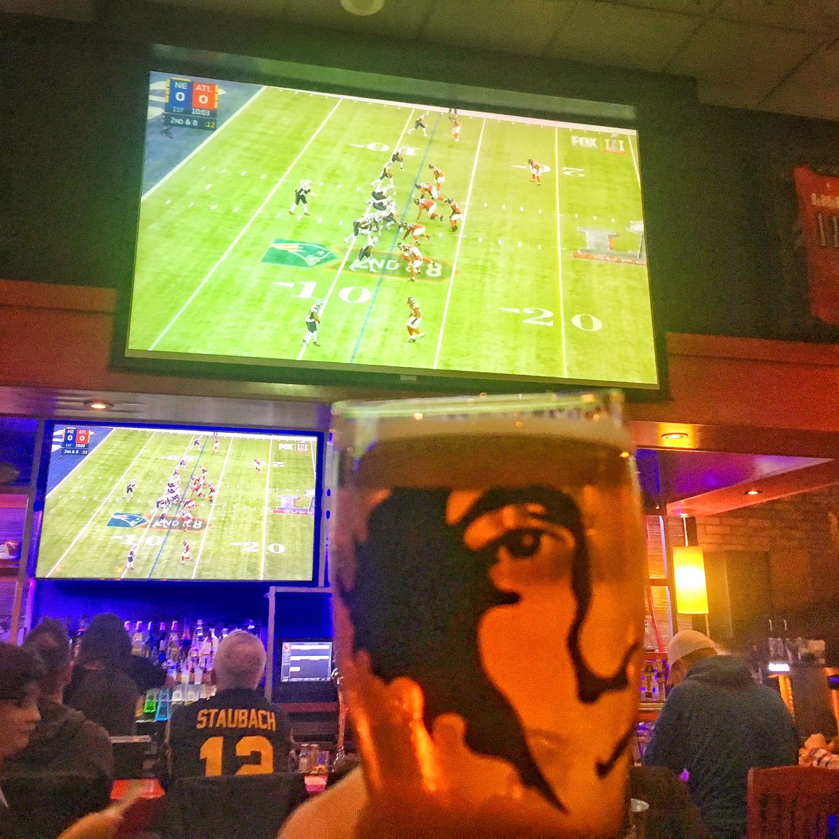 TomorrowBrewCo's tweet photo. Fresh pints of #CPA for #gamedat #SuperBowlSunday @stlouiswings #craftbeer https://t.co/TvMR4rcx6N