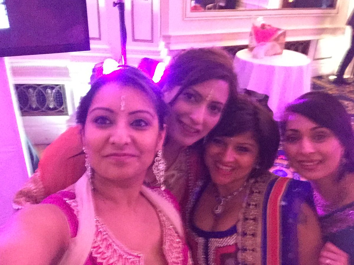 PamelaB04's tweet photo. I do love a good Leeds wedding #family #weddings #blingedup #gotworkinthemorning #desi https://t.co/iXl3DP2jaN