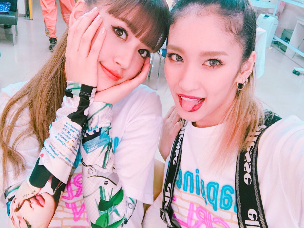 すずな Twitterissa Happybirthday鈴木結莉乃 Happybirthdayyurino キレッキレのダンスでさーちゃんとの ツインタワー本間に可愛い Happinessでもe Girlsでも個性爆発してるyurino大好き そして個人的にyurinoの声可愛い T Co Msp9palqar