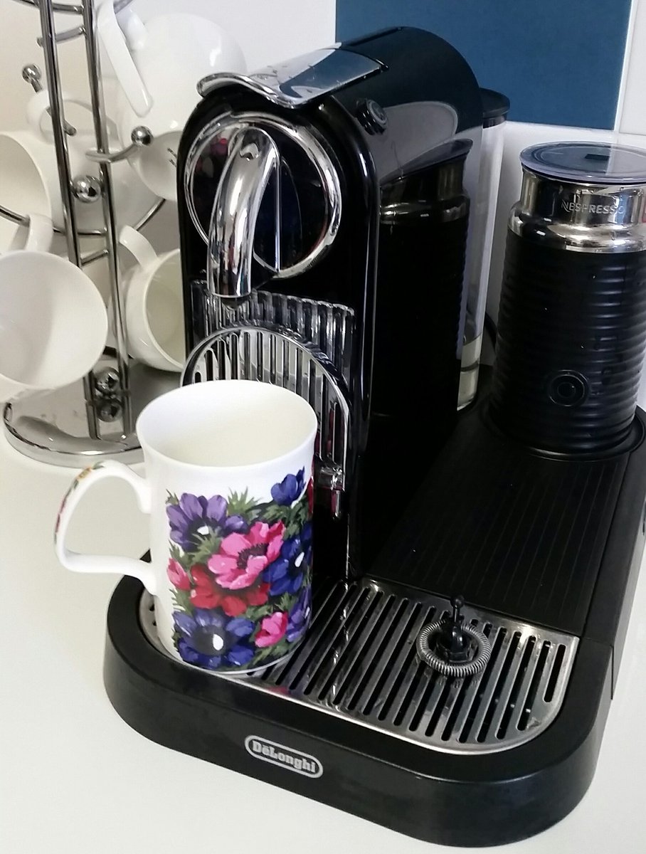 smithmelphysio's tweet photo. 5.5 yrs x 20 coffees/week @BarossaPhysio has finally taken its toll #Nespresso you have served us well!  #coffee  #needanewmachine https://t.co/ibiBptDrlr