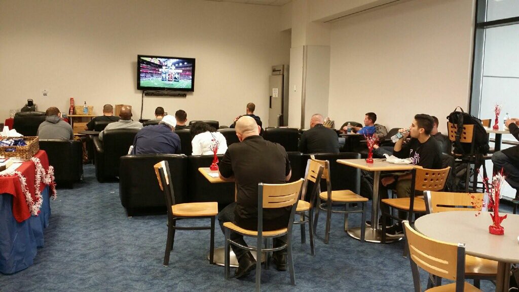 uso dfw on twitter super bowl viewing party at uso dfw stop by b1