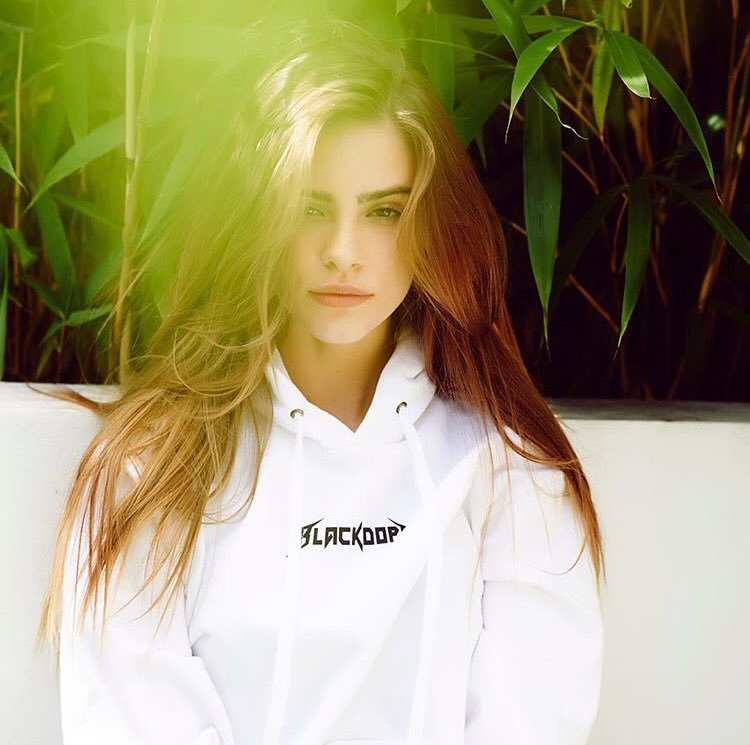 Bridget_priv's tweet image. Hi. I'm Bridget and I'm new to FL/RP 
RT and like possibly? 
Lets be friends?