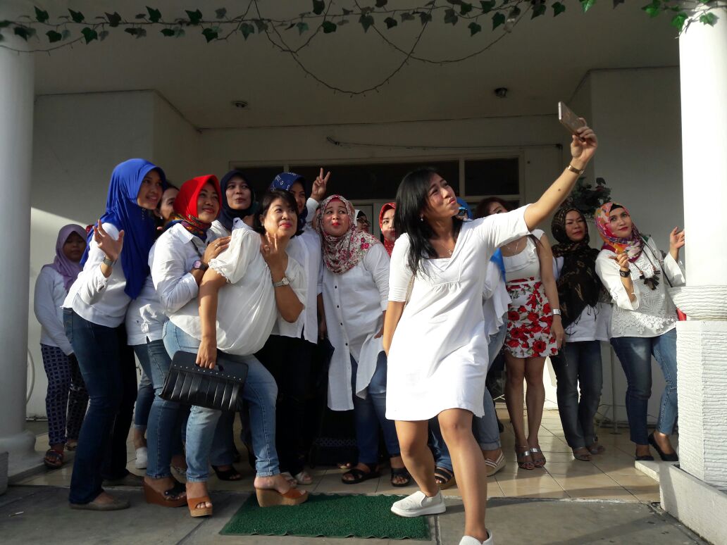 HukGardenResto's tweet photo. Trm ksh kpd  @pizzicatani  &amp; Sanggar Senam Intan Sumur Batu yg telah merayakan ultah nya di HUK FAMILY RESTO Cempaka Putih. Sukses selalu ya https://t.co/BziNqaXrJu