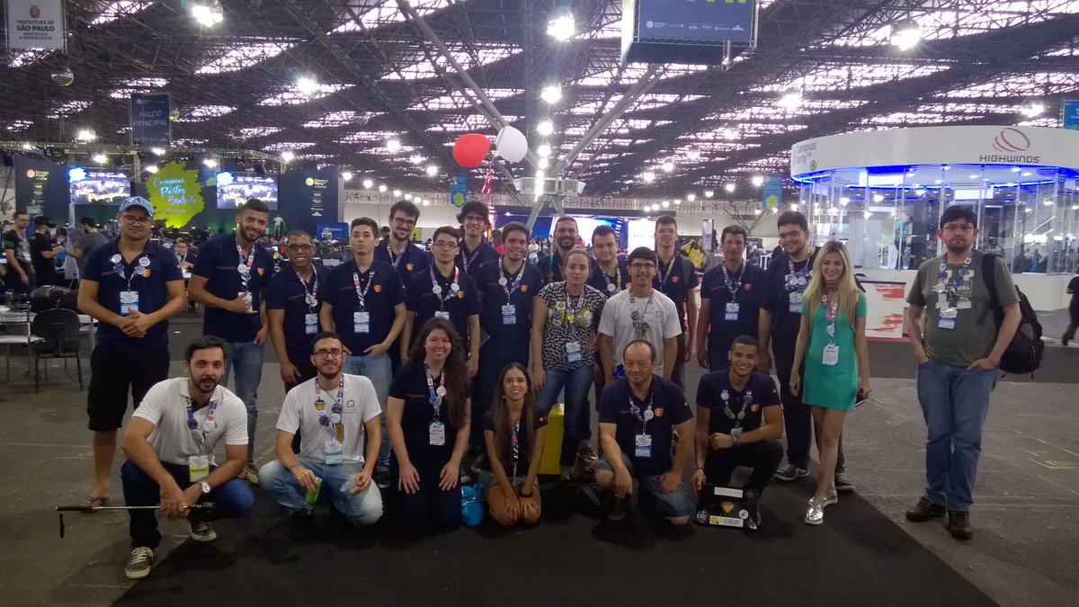 LuizPena's tweet photo. Equipes de desenvolvedores participantes #thebighackathon durante  #cpbr10. #FatecanosMC #FatecCarapicuiba #FCamara. Valeu #MTACBrasil https://t.co/e0b3k6kQCX