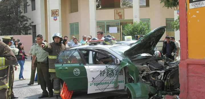 rest_911's tweet photo. Chocó a Carabineros mientras rendía el examen para obtener licencia de conducir. https://t.co/h9o1vSnTGV https://t.co/orHpiDQ5P7