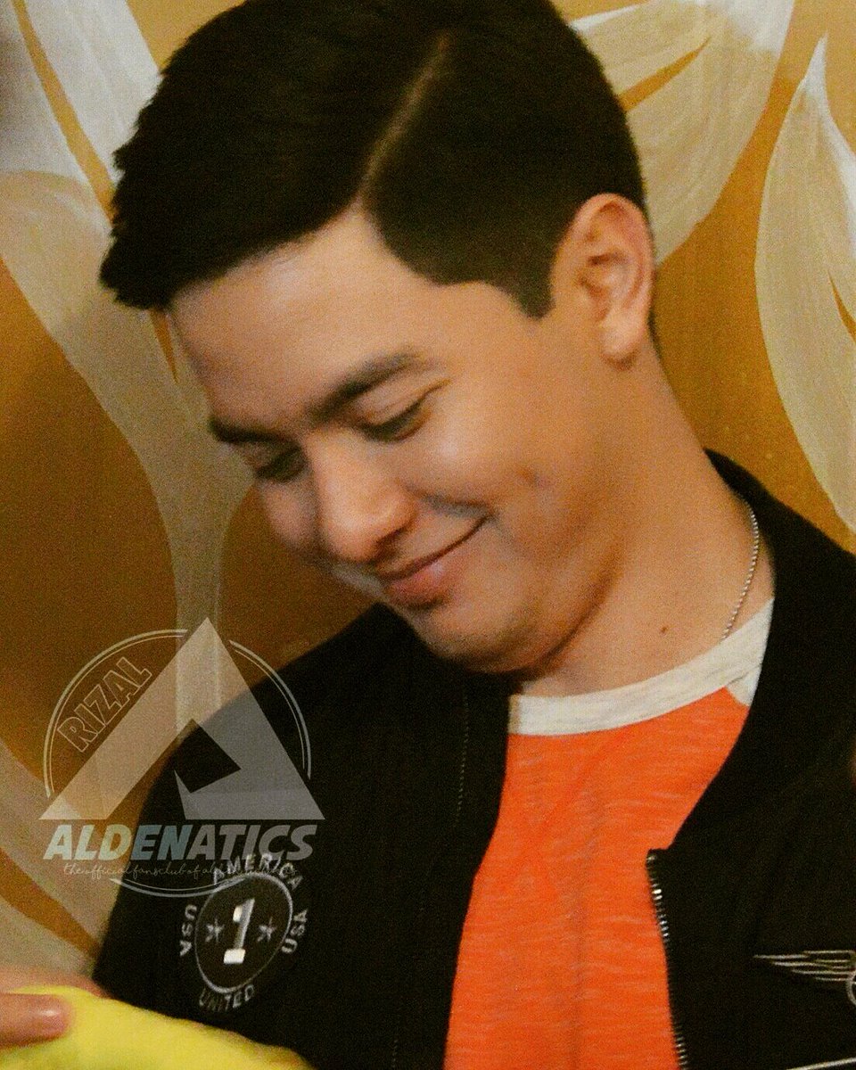 ALDENaticsRIZAL's tweet photo. Double chin po si six mga besh.. 😍 hang kyut talaga ng batang to! 🤗

#ALDUBxDTBYSoon https://t.co/OZMkR2akdY