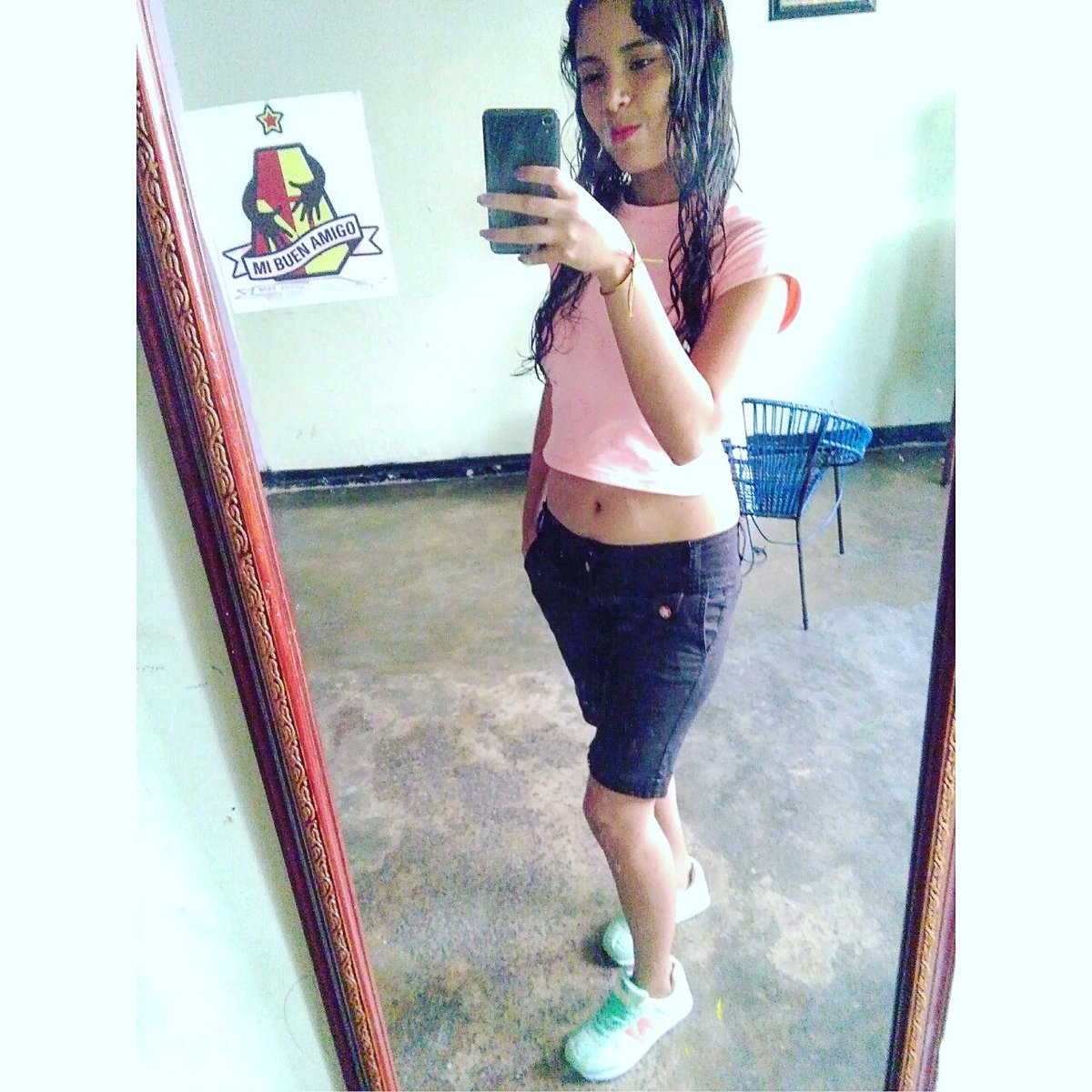__Emily21's tweet photo. Él amor es para la gente con suerte, yo mejor sigo con lo mio💥 https://t.co/uSpC9trKpQ