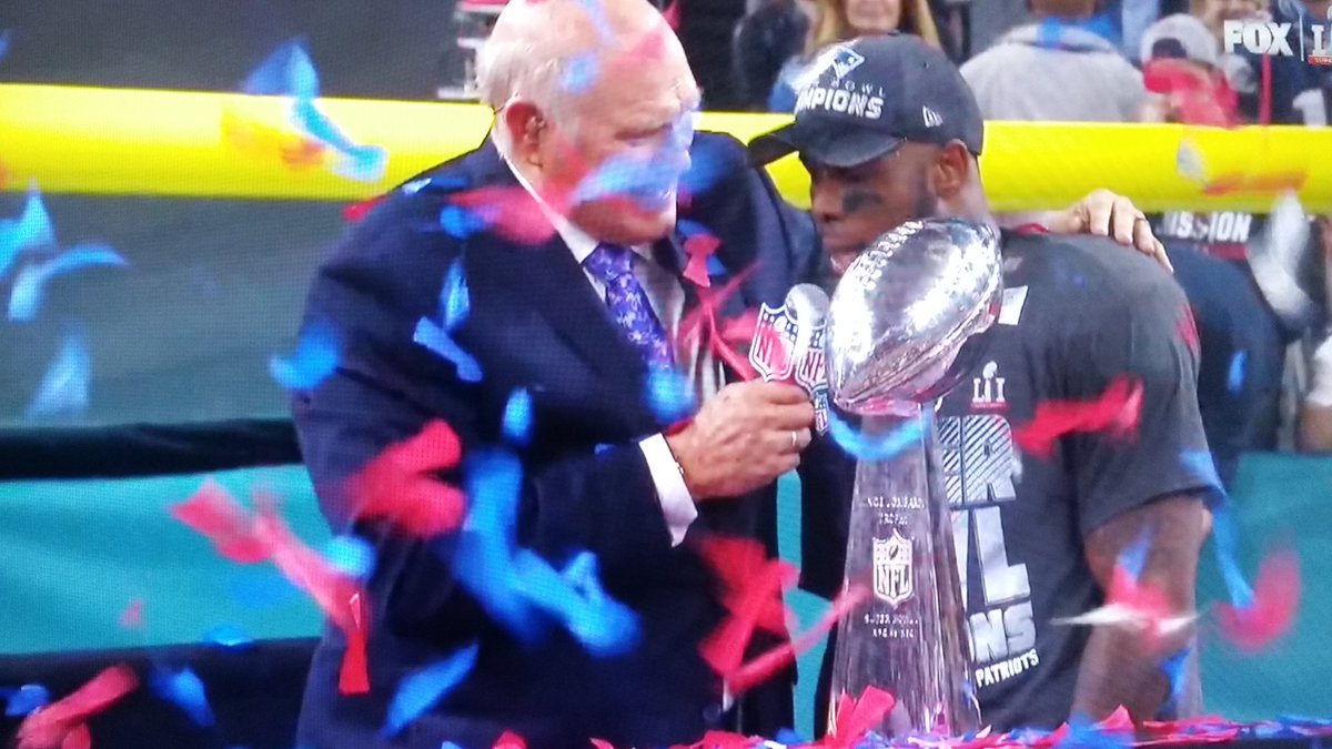 Dmitriy_Garanov's tweet photo. James White the star #patriots #superbowl https://t.co/rtiaNKC35q