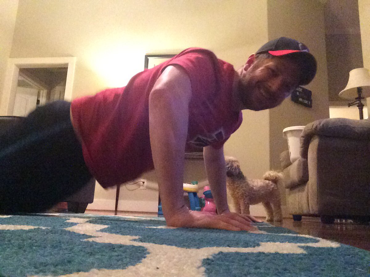 PelhamOaks's tweet photo. @PelhamOaksPE Rise Up! (From Mr. Holden) #PEpushups4points https://t.co/FoJ7SfaGYW