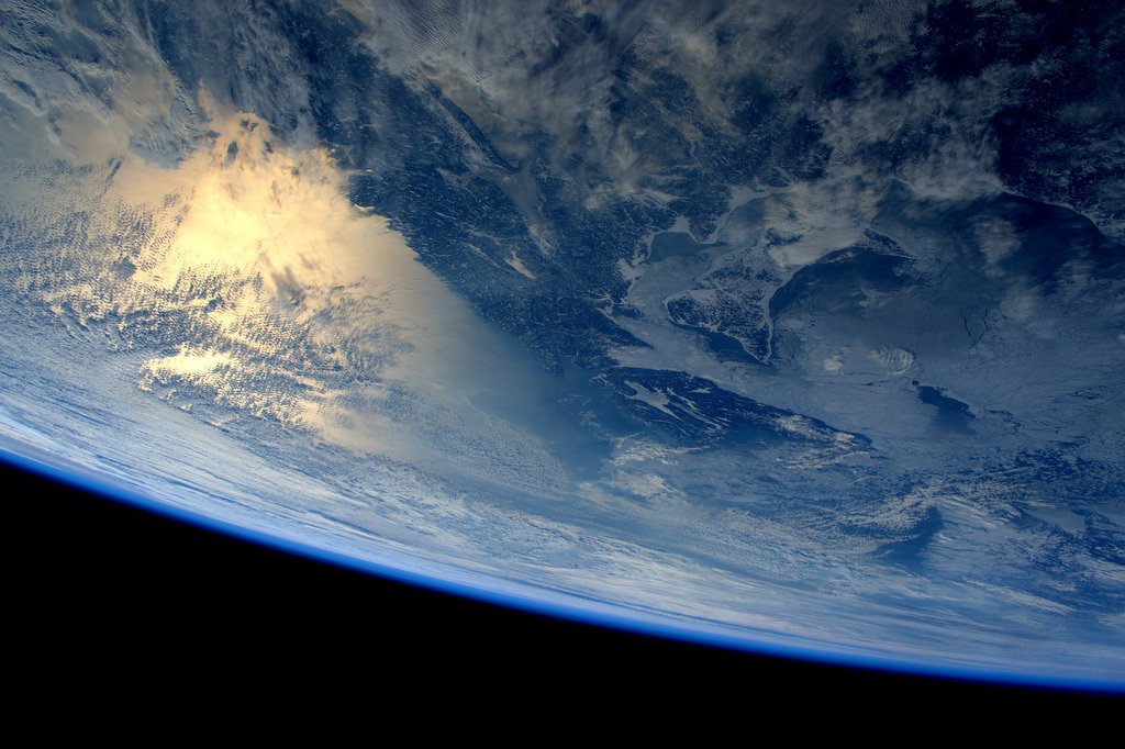 NASA's tweet photo. Go Gaga during the #Superbowl #HalftimeShow for these out-of-this-world views of our home planet, Earth 🌏 #SB51 https://t.co/2qCIZ77Fnx