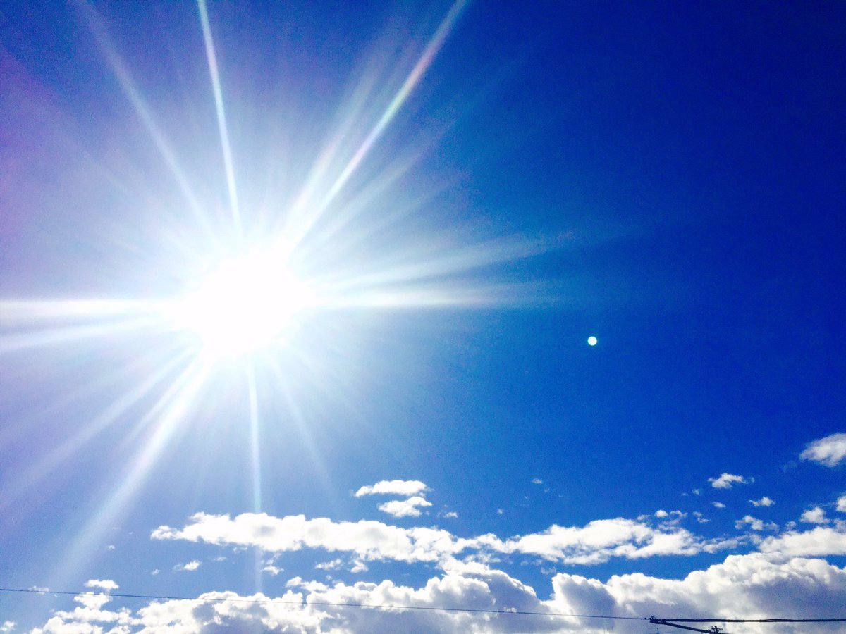 南風 スピリチュアルカウンセラー 風がある晴れた日に浮かぶ雲が好き 雲ひとつない青空より 空の青と刻一刻変化する雲の流れを眺めるのが そんな空を見ていると心が洗われ 生きる勇気がフツフツと湧いてくる 今日の空は そんな空 空きれい 南風 スピリチュアルカウンセラー 風がある晴れた日に浮かぶ雲が好き 雲ひとつない青空より 空の青と刻一刻変化する雲の流れを眺めるのが そんな空を見ていると心が洗われ 生きる勇気がフツフツと湧いてくる 今日の空は そんな空 空きれい