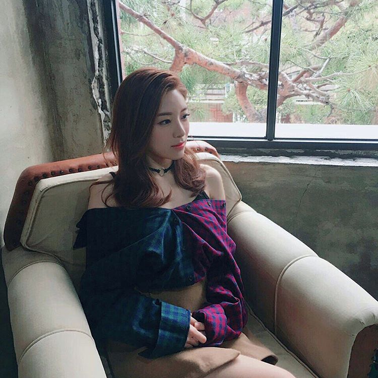 fyseeart's tweet photo. [170201] Seeart instagram update - Chohyeon + translation
@SEEART_official #Chohyeon #씨앗 #SEEART #초현 https://t.co/zHv41s1Bn0