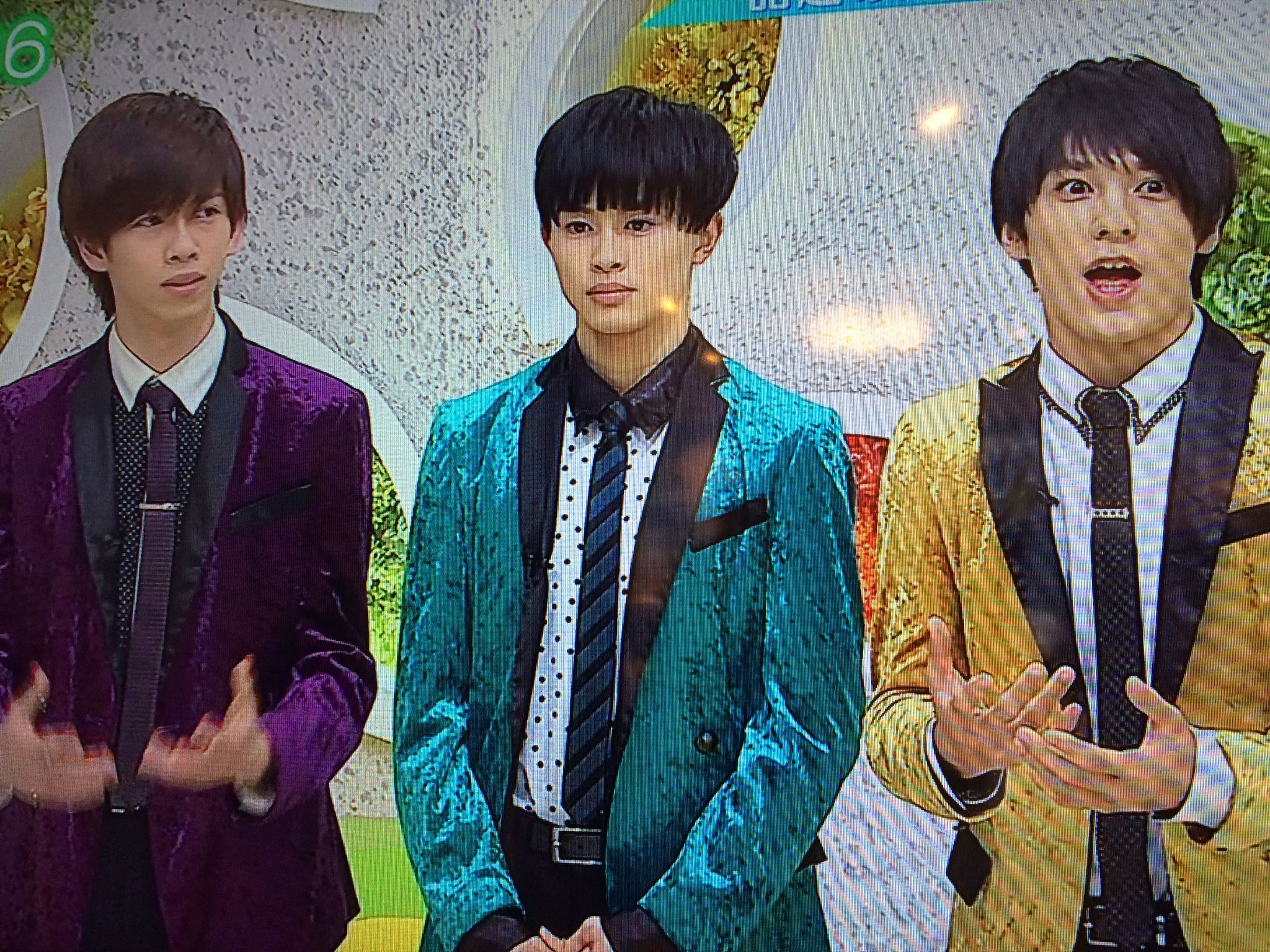 توییتر Han در توییتر 超特急のタクヤって子の髪型がテミンだ いやおかっぱ的なのをみるとテミンに見える病気だ しかもこの子だけテンション違うwww 初めてみたけどイケメンやないか ちょっとライブ観てみたい おかっぱ押し T Co Zw6rm5m6yv