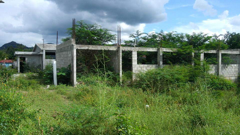 @andrésnabarro@YomairaMedinaS <a href="/DaniloMedina/">Danilo Medina</a> el LICEO BUENA VISTA, ante sala de Arroyo Cano,espera por Ustedes tras 7años de abandono total !