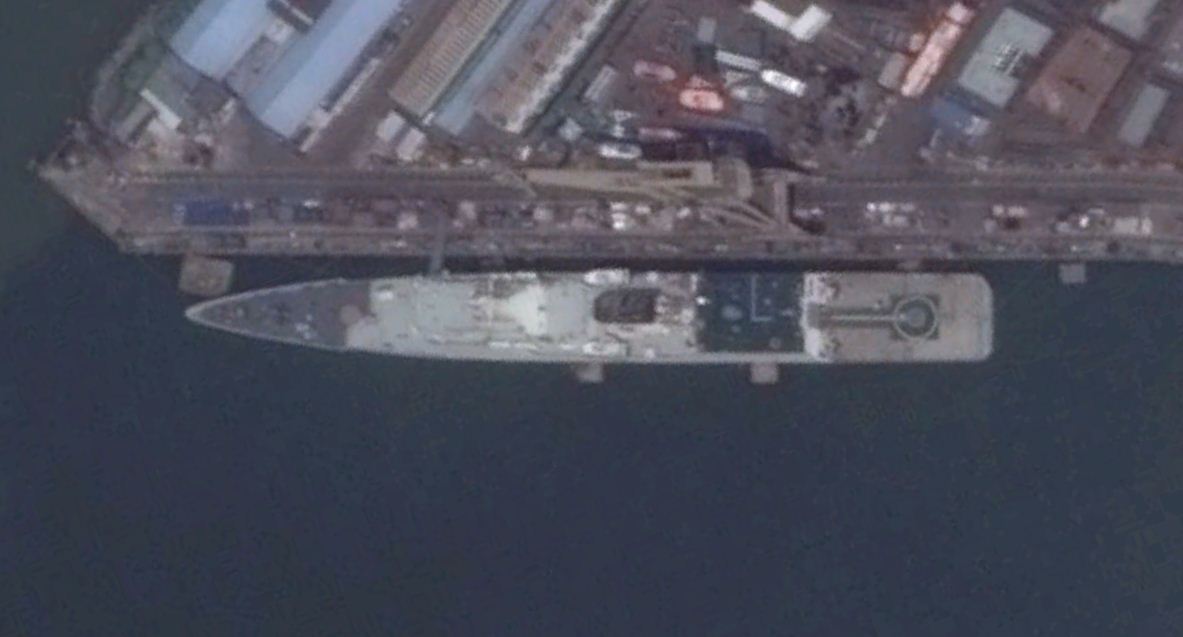 rajfortyseven's tweet photo. #China #coastguard Second #Type818 variant #Type54 ready. L135m,B14.5m. #46301 & #31303 together GEDOI9/22/16. Likely to be deployed in #SCS https://t.co/IQTUw48c3H