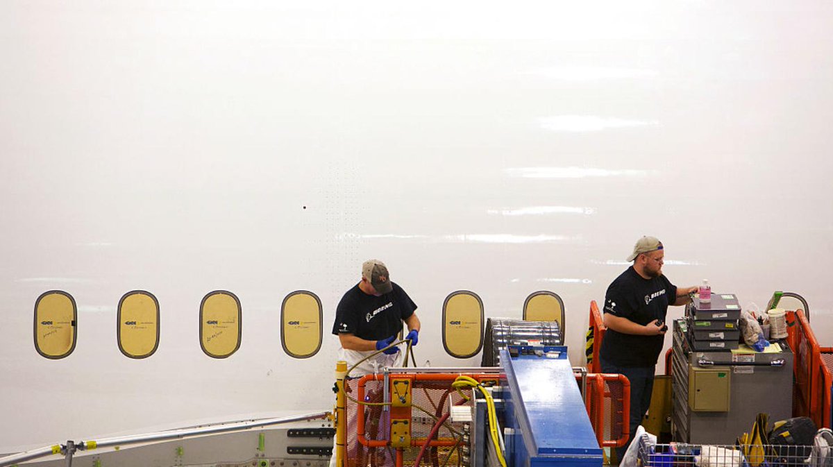 's tweet image. One of the most important union fights in years is happening in South Carolina right now: bit.ly/2k4PUzc