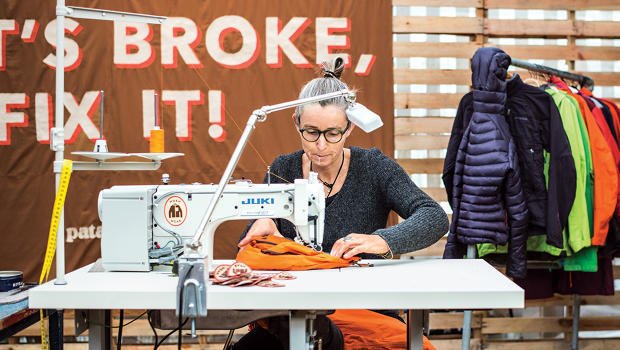goadventurehub's tweet photo. Patagonia Wants To Refurbish Your Old Clothes And Sell Them To Someone Else
https://t.co/3HbjHDyIwC https://t.co/88z1VV48CP