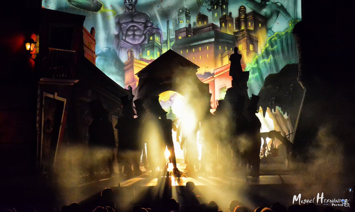 Cádiz, tenemos toda la eternidad. #LaEternidad #COAC2017P15 #COAC2017 #MiguelHernándezPhotos #CarnavalCadiz  <a href="/mellamoares/">AntonioMartínezAres</a> <a href="/ComparsaAres/">La Comparsa de Antonio Martínez Ares</a>